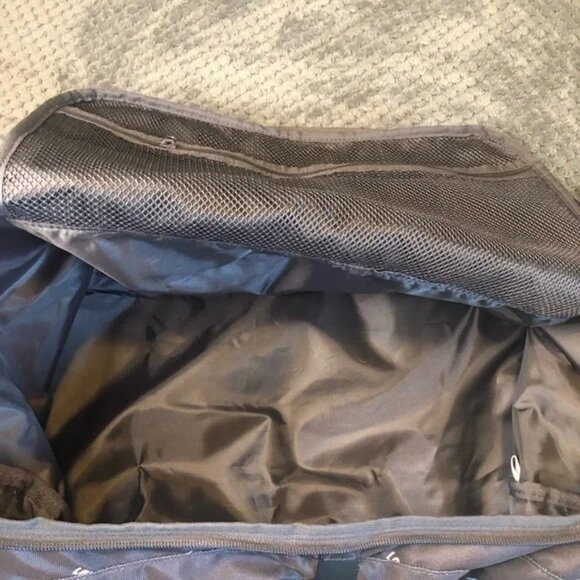 Victoria's Secret PINK Campus Convertible Duffle to Backpack Bag Charcoal - NWOT - Picture 2 of 5